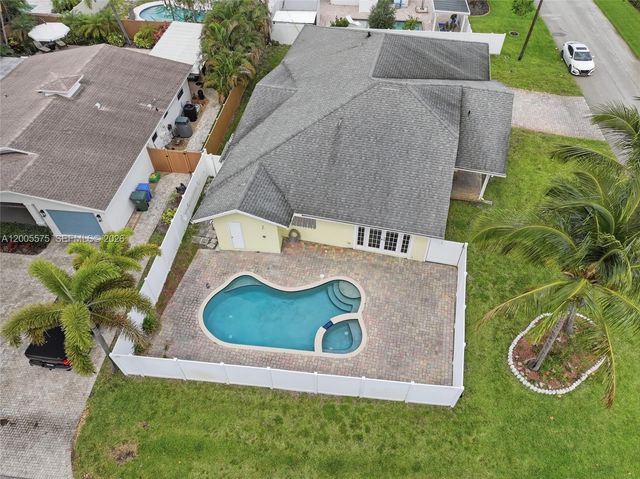 4361 NE 13th Ter, Oakland Park, FL 33334
