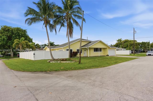 4361 NE 13th Ter, Oakland Park, FL 33334