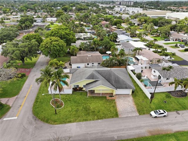 4361 NE 13th Ter, Oakland Park, FL 33334