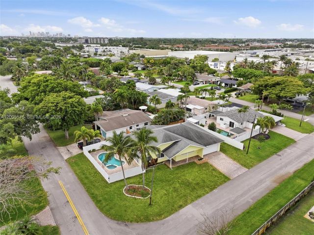 4361 NE 13th Ter, Oakland Park, FL 33334