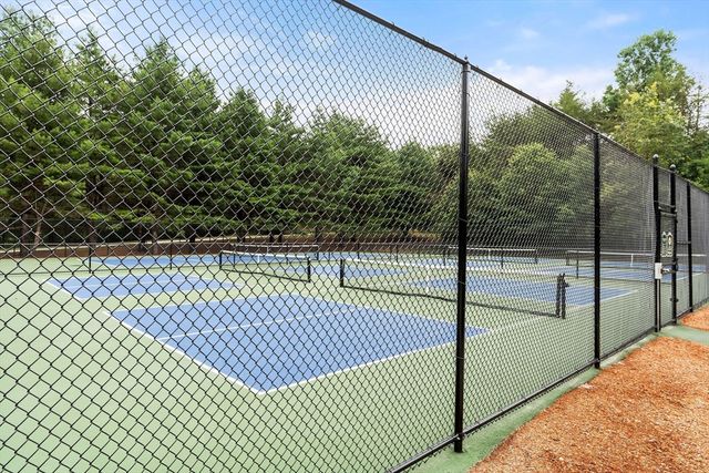 110 Ridgefield Cir C, Clinton, MA 01510