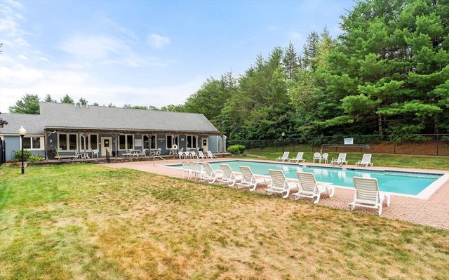 110 Ridgefield Cir C, Clinton, MA 01510