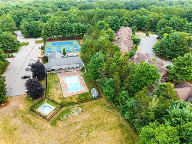 110 Ridgefield Cir C, Clinton, MA 01510