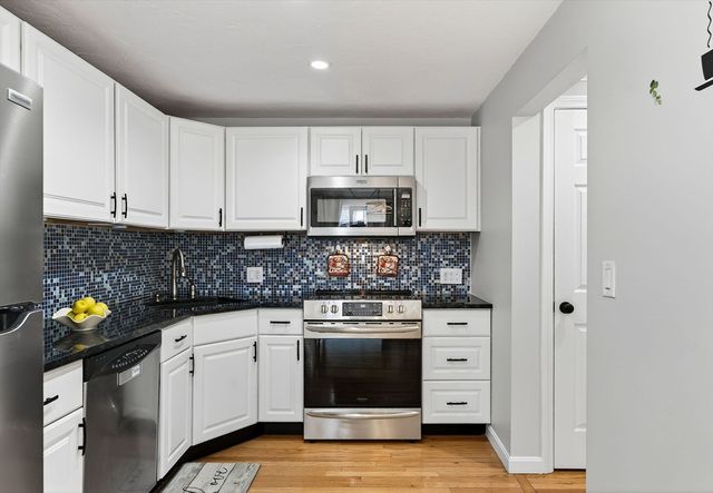 110 Ridgefield Cir C, Clinton, MA 01510