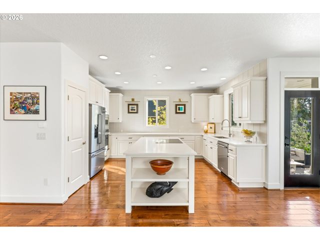 4794 COHO Ln, West Linn, OR 97068