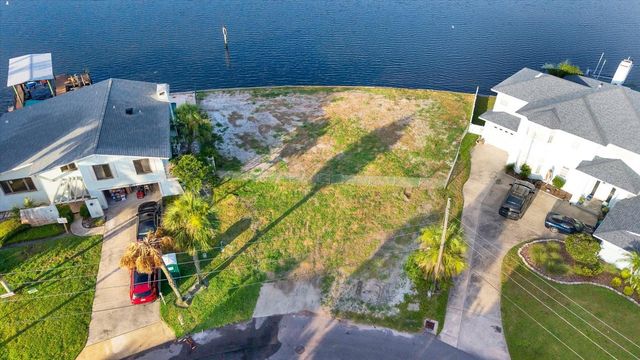 121 AUGUSTA AVENUE, Palm Harbor, FL 34683