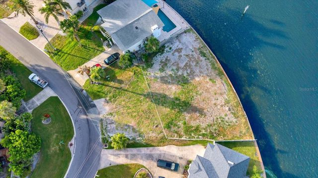 121 AUGUSTA AVENUE, Palm Harbor, FL 34683