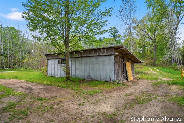 1560 E Mcmillan Road, Muskegon, MI 49445