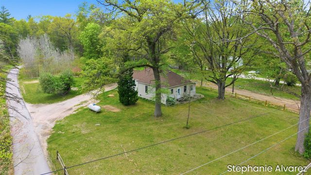 1560 E Mcmillan Road, Muskegon, MI 49445