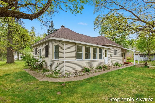 1560 E Mcmillan Road, Muskegon, MI 49445