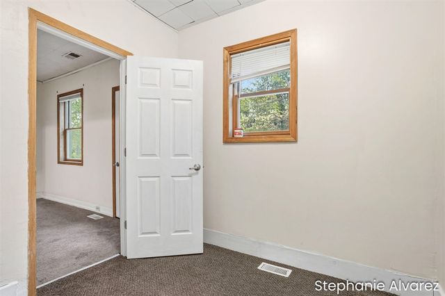 1560 E Mcmillan Road, Muskegon, MI 49445