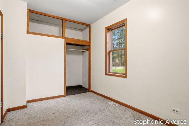 1560 E Mcmillan Road, Muskegon, MI 49445