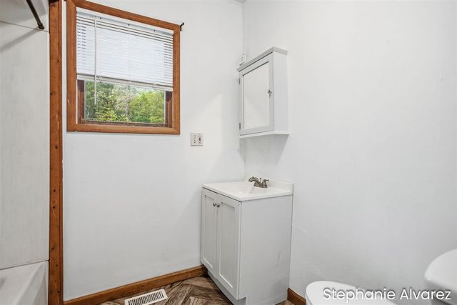 1560 E Mcmillan Road, Muskegon, MI 49445