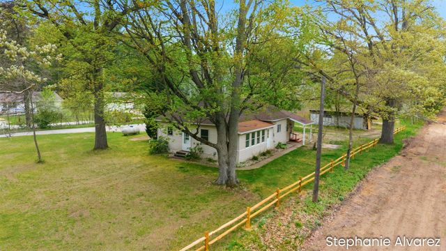 1560 E Mcmillan Road, Muskegon, MI 49445
