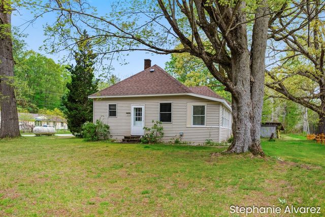 1560 E Mcmillan Road, Muskegon, MI 49445