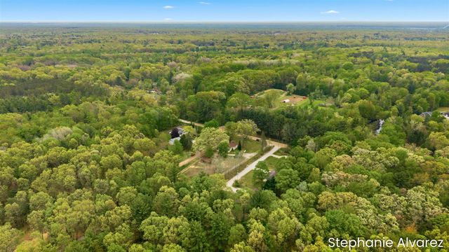 1560 E Mcmillan Road, Muskegon, MI 49445