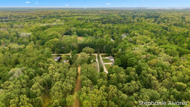 1560 E Mcmillan Road, Muskegon, MI 49445