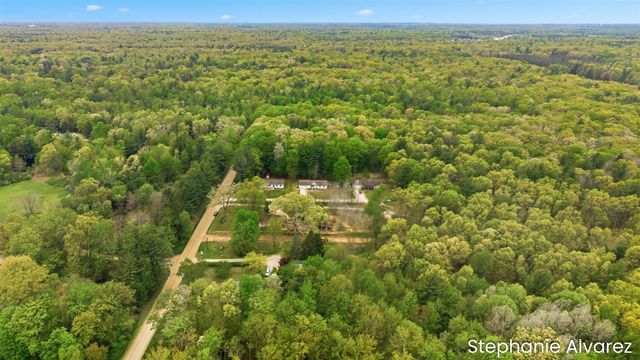 1560 E Mcmillan Road, Muskegon, MI 49445