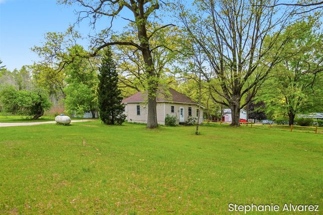 1560 E Mcmillan Road, Muskegon, MI 49445