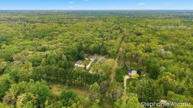 1560 E Mcmillan Road, Muskegon, MI 49445