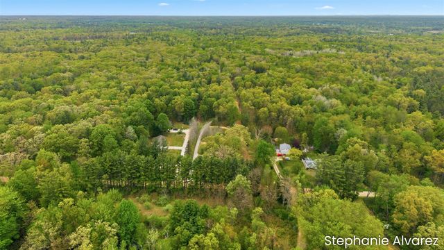 1560 E Mcmillan Road, Muskegon, MI 49445