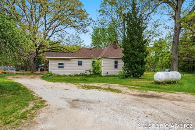 1560 E Mcmillan Road, Muskegon, MI 49445