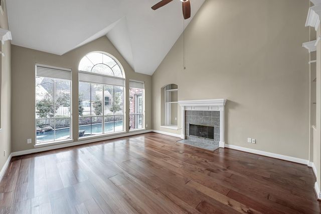 7 Cross Lake Drive, The Woodlands, TX 77382