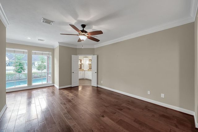 7 Cross Lake Drive, The Woodlands, TX 77382