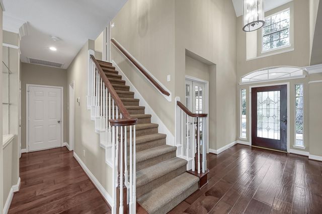 7 Cross Lake Drive, The Woodlands, TX 77382