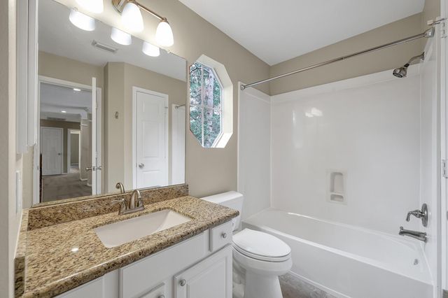 7 Cross Lake Drive, The Woodlands, TX 77382