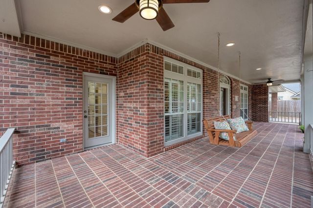 7 Cross Lake Drive, The Woodlands, TX 77382