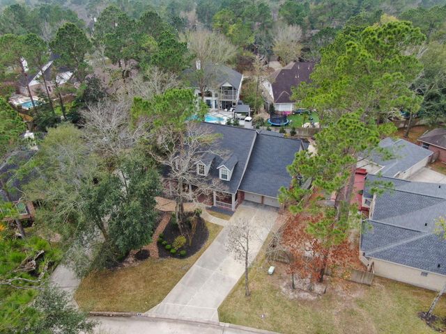 7 Cross Lake Drive, The Woodlands, TX 77382
