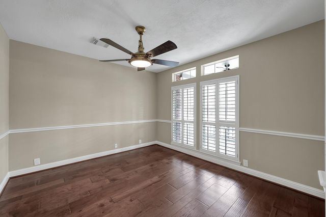 7 Cross Lake Drive, The Woodlands, TX 77382