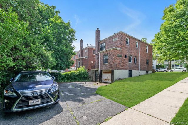 141-03 Hoover Avenue, Briarwood, NY 11435