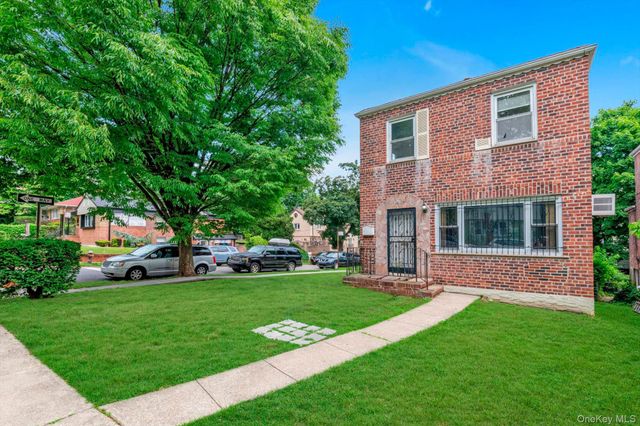 141-03 Hoover Avenue, Briarwood, NY 11435