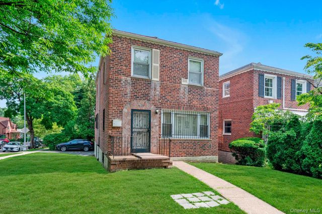 141-03 Hoover Avenue, Briarwood, NY 11435