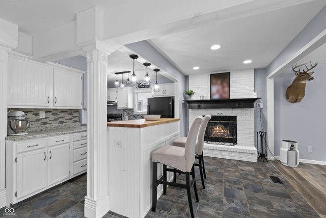 7460 Southern Lakes Drive, Indianapolis, IN 46237