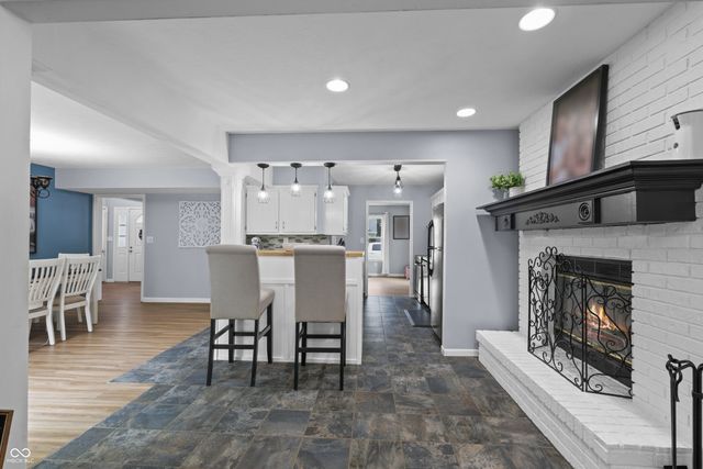 7460 Southern Lakes Drive, Indianapolis, IN 46237