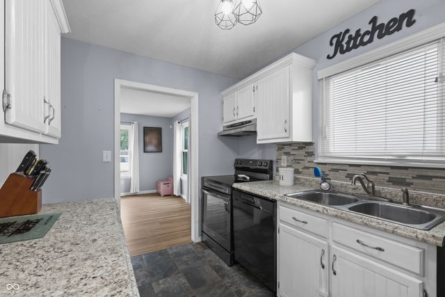 7460 Southern Lakes Drive, Indianapolis, IN 46237