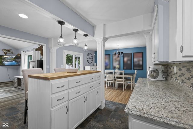 7460 Southern Lakes Drive, Indianapolis, IN 46237