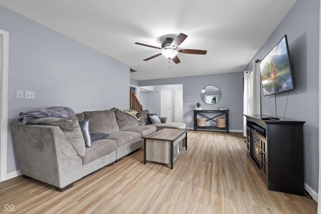 7460 Southern Lakes Drive, Indianapolis, IN 46237