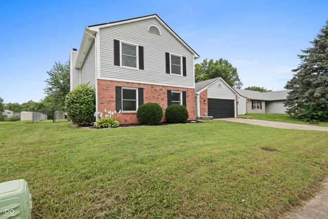 7460 Southern Lakes Drive, Indianapolis, IN 46237