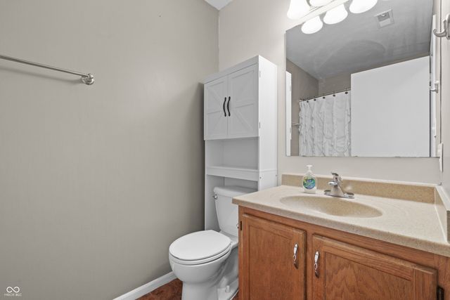 7460 Southern Lakes Drive, Indianapolis, IN 46237