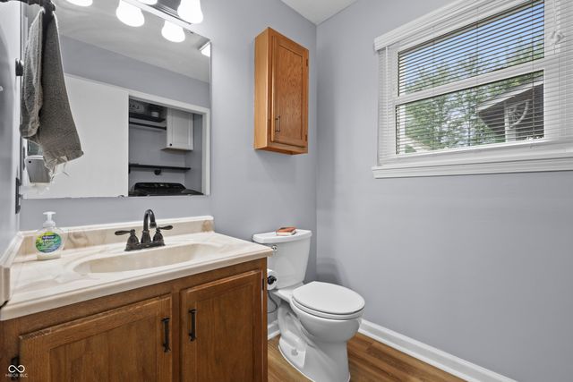 7460 Southern Lakes Drive, Indianapolis, IN 46237