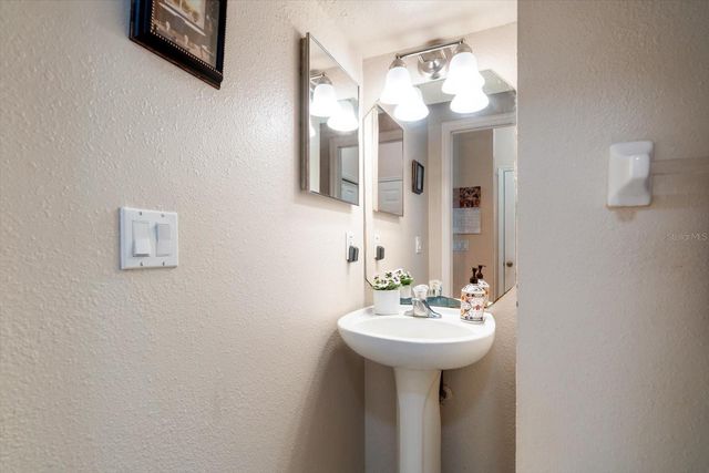 6400 46TH AVENUE N 41, Kenneth City, FL 33709