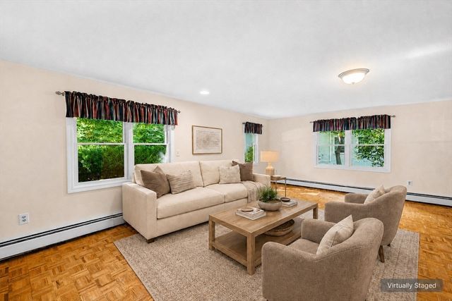 8 Risley Rd, Marblehead, MA 01945