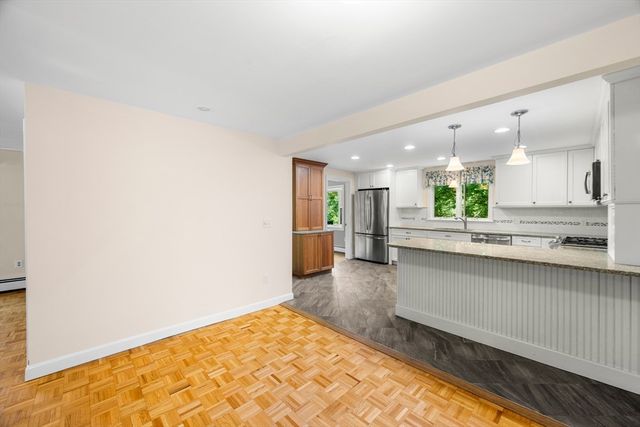 8 Risley Rd, Marblehead, MA 01945