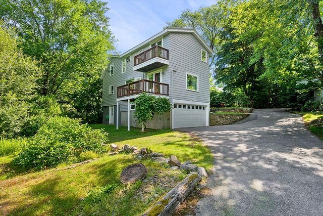 8 Risley Rd, Marblehead, MA 01945