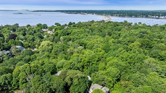 8 Risley Rd, Marblehead, MA 01945