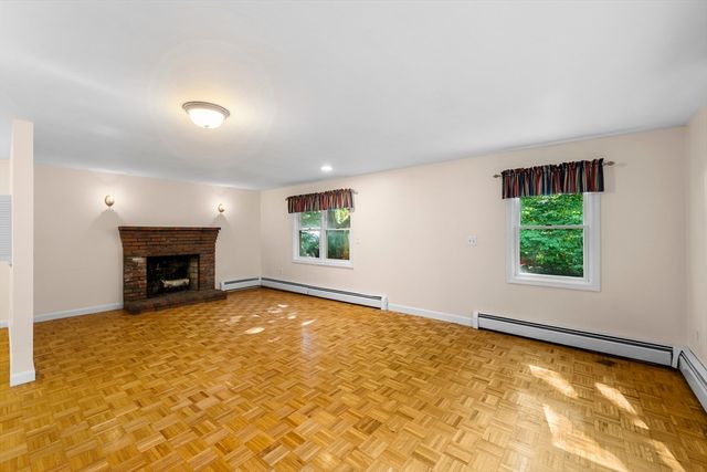 8 Risley Rd, Marblehead, MA 01945
